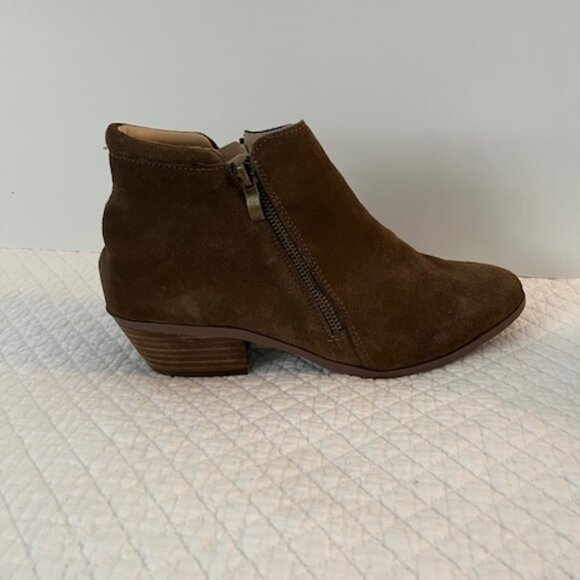 Green (Army green) suede bootie - Picture 2 of 9